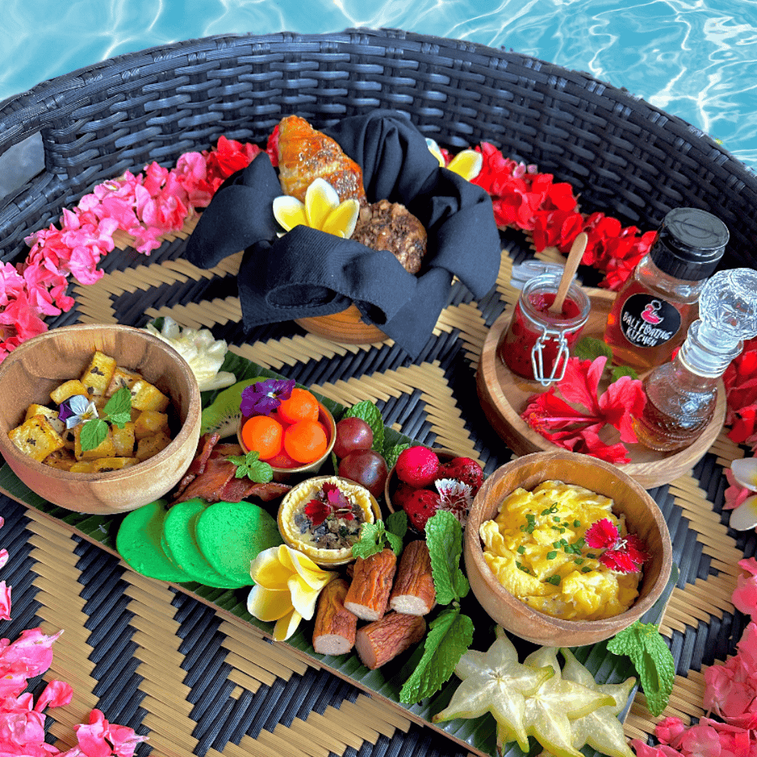 ๐บ๐ธ Vegetarian American Floating Breakfast โ Plant - Based Villa Tray in Bali - Bali Floating Kitchen - f&b