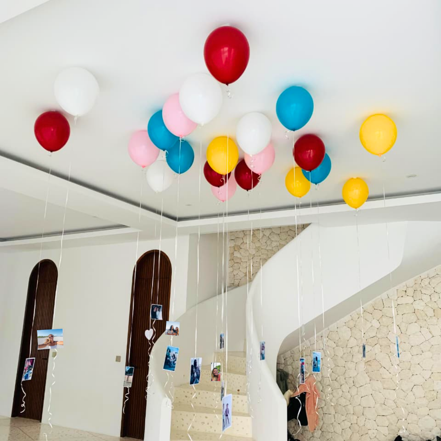 Balloons with Personalized Messages Setup