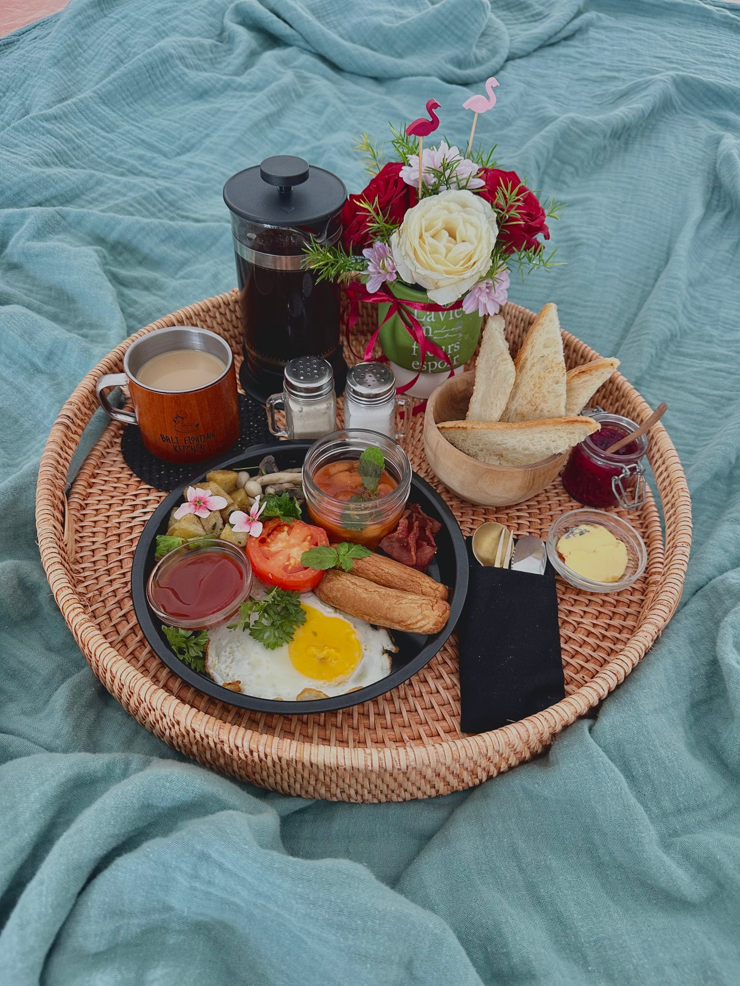 🏴󠁧󠁢󠁥󠁮󠁧󠁿 🛏 English Breakfast in Bed – Traditional Villa Morning Tray
