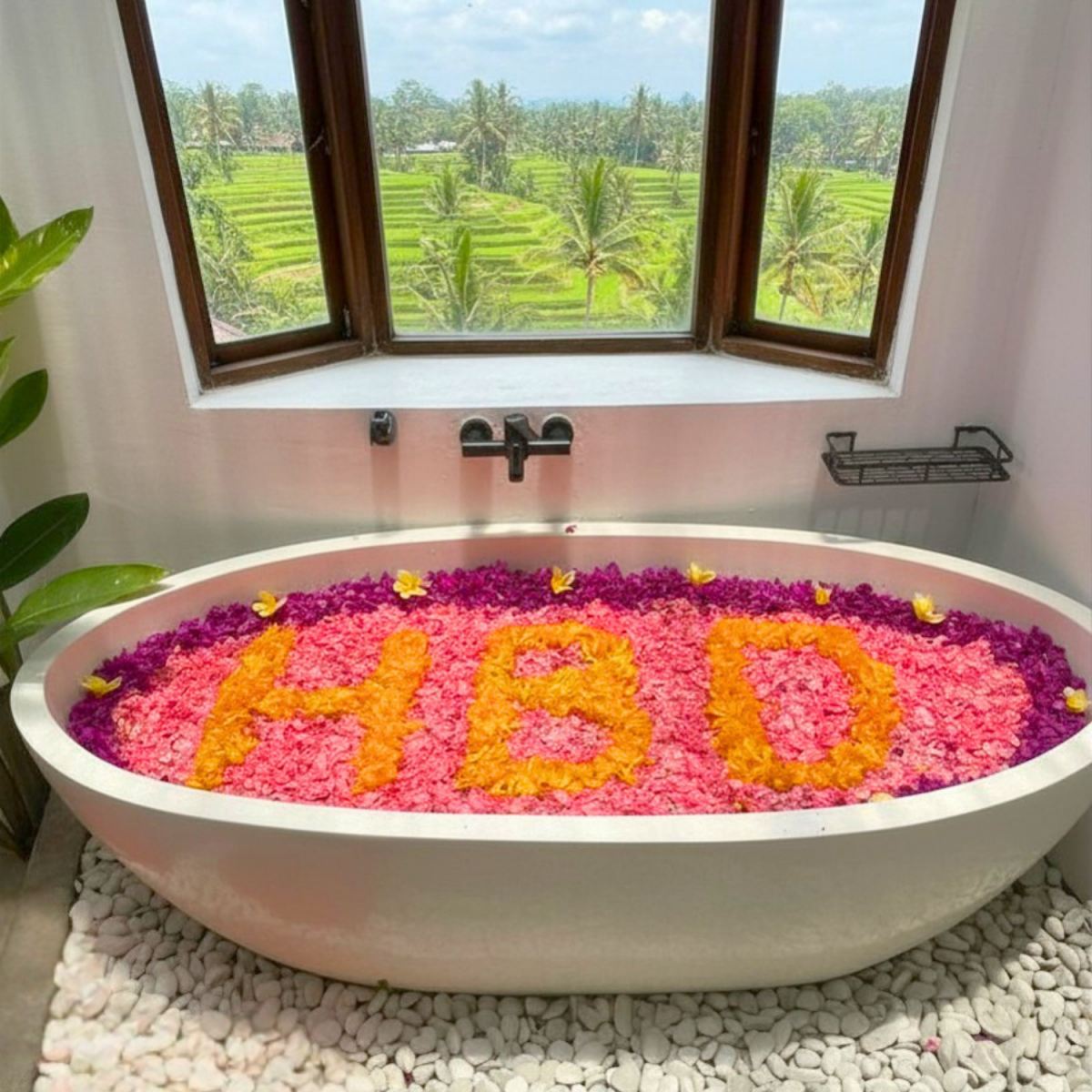 Flower Bathtub Decoration – Romantic Petal Bath in Bali Villas - Bali Floating Company - decorations