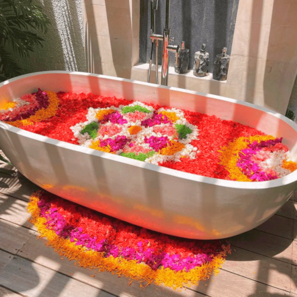 Flower Bathtub Decoration – Romantic Petal Bath in Bali Villas - Bali Floating Company - decorations