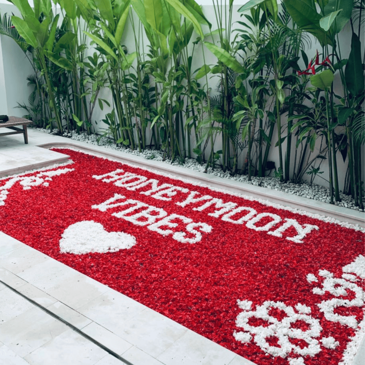 🌺 Pool Flower Decor – Tropical Floating Petals - Bali Floating Company - decorations